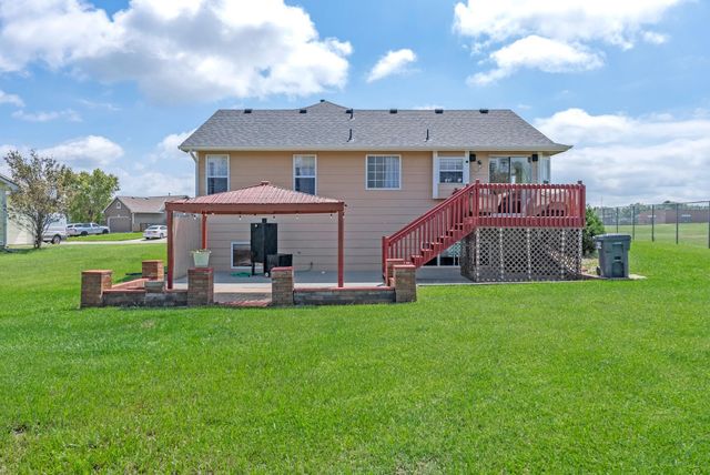 729 S Bedford Cir, Wichita, KS 67207