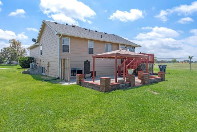 729 S Bedford Cir, Wichita, KS 67207