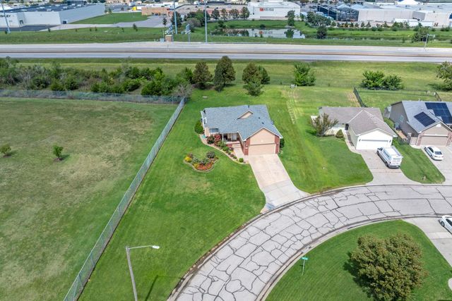 729 S Bedford Cir, Wichita, KS 67207