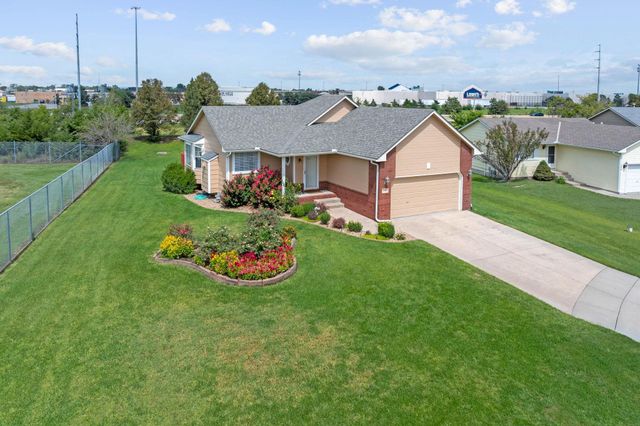 729 S Bedford Cir, Wichita, KS 67207