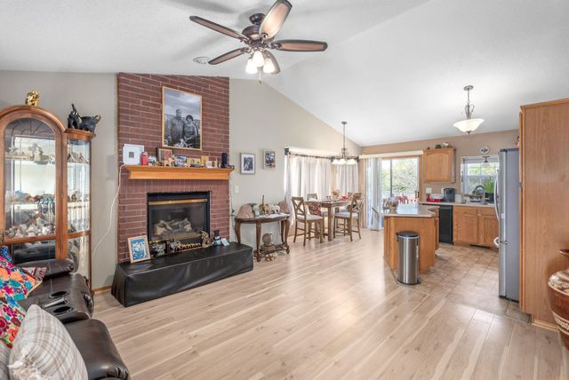 729 S Bedford Cir, Wichita, KS 67207