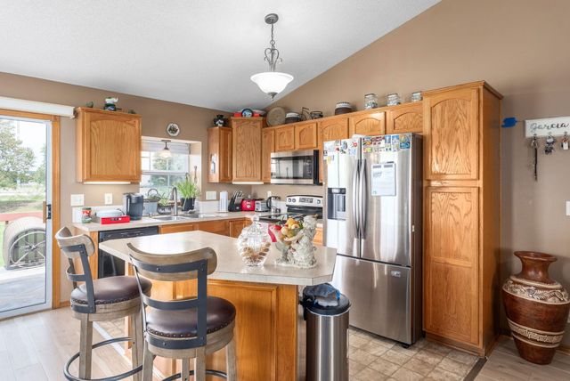 729 S Bedford Cir, Wichita, KS 67207