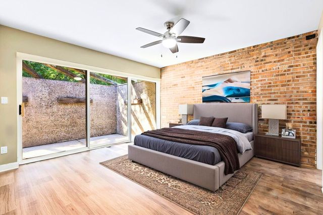 330 S Barrington Road, Barrington, IL 60010