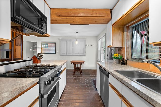 330 S Barrington Road, Barrington, IL 60010