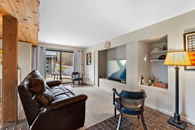 330 S Barrington Road, Barrington, IL 60010