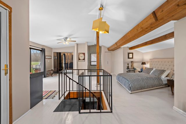 330 S Barrington Road, Barrington, IL 60010