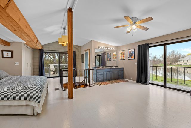 330 S Barrington Road, Barrington, IL 60010