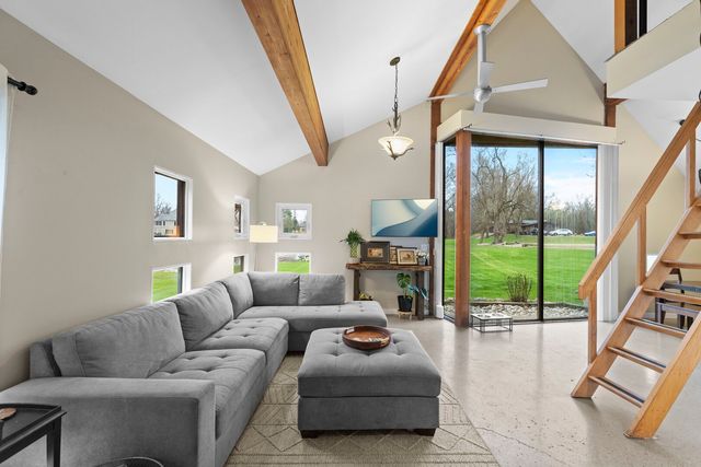 330 S Barrington Road, Barrington, IL 60010