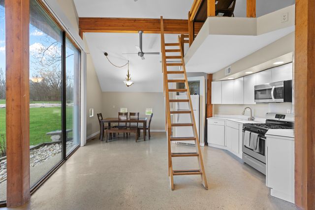 330 S Barrington Road, Barrington, IL 60010