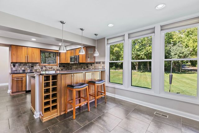 330 S Barrington Road, Barrington, IL 60010