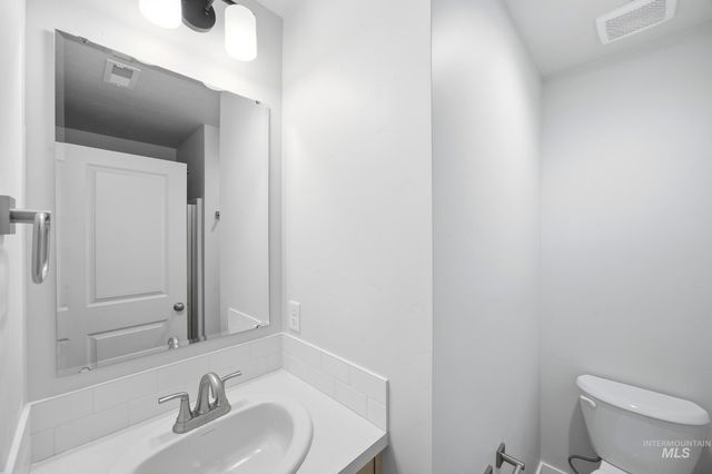504 Waverly Ave, Middleton, ID 83644