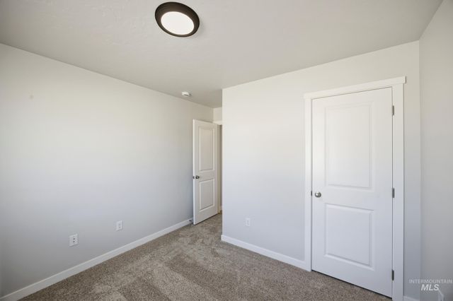 504 Waverly Ave, Middleton, ID 83644