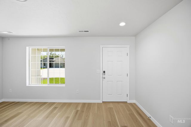 504 Waverly Ave, Middleton, ID 83644