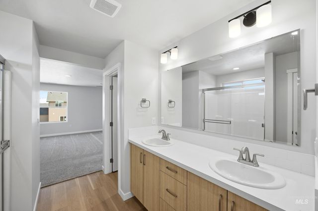 504 Waverly Ave, Middleton, ID 83644