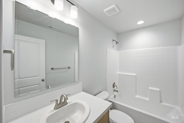504 Waverly Ave, Middleton, ID 83644