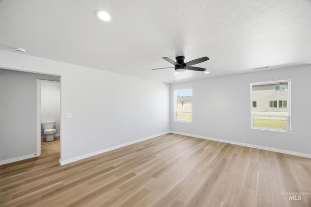 504 Waverly Ave, Middleton, ID 83644