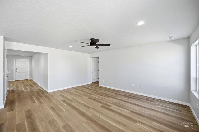 504 Waverly Ave, Middleton, ID 83644