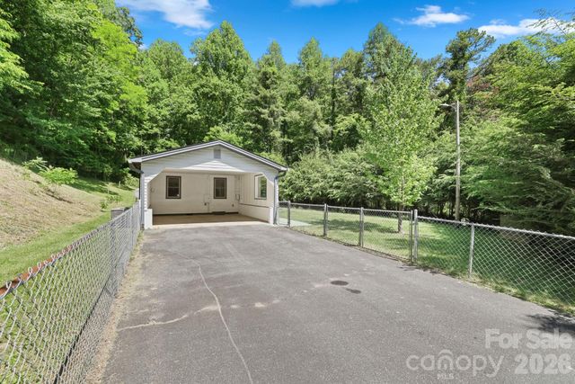 270 Slim Dillard Road, Sylva, NC 28779