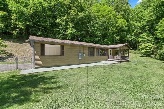 270 Slim Dillard Road, Sylva, NC 28779