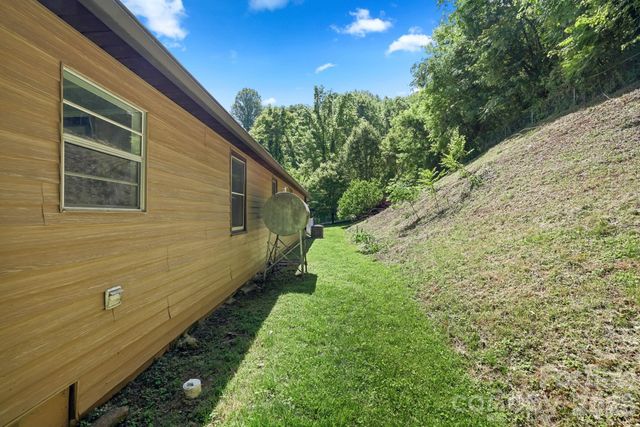 270 Slim Dillard Road, Sylva, NC 28779
