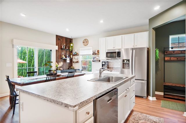 9586 Crooked Creek Drive, Centerville, OH 45458