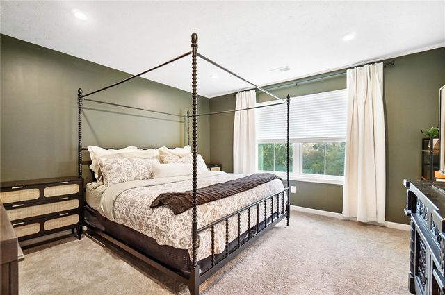 9586 Crooked Creek Drive, Centerville, OH 45458