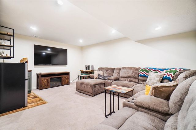 9586 Crooked Creek Drive, Centerville, OH 45458