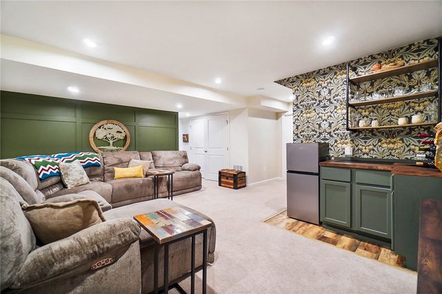 9586 Crooked Creek Drive, Centerville, OH 45458