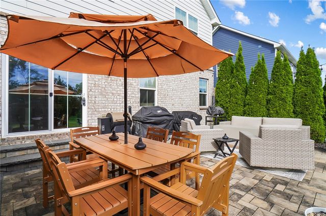 9586 Crooked Creek Drive, Centerville, OH 45458