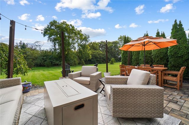 9586 Crooked Creek Drive, Centerville, OH 45458