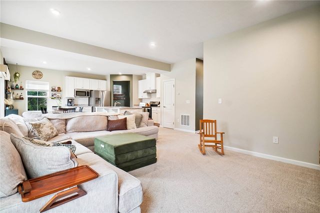 9586 Crooked Creek Drive, Centerville, OH 45458