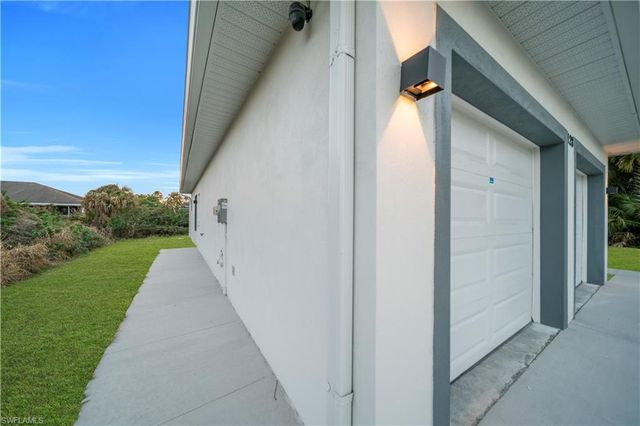 128 Bell BLVD S, Lehigh Acres, FL 33974