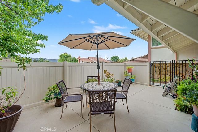 22671 Town Crier, Calabasas, CA 91302
