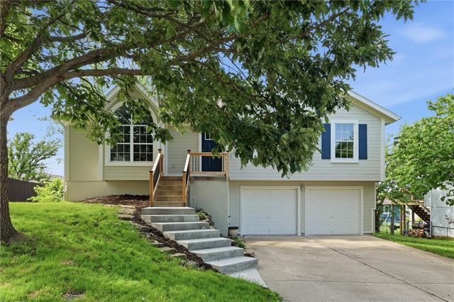 1611 STASI Avenue, Raymore, MO 64083