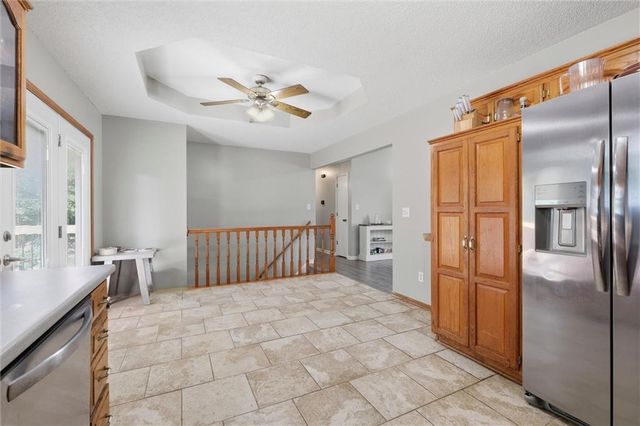 1611 STASI Avenue, Raymore, MO 64083