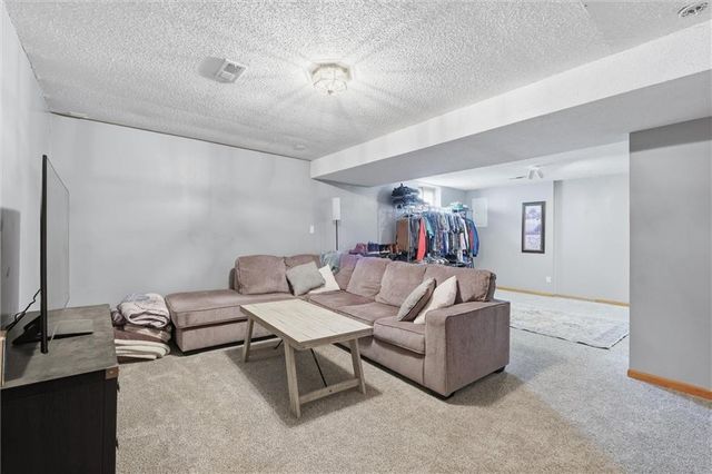 1611 STASI Avenue, Raymore, MO 64083