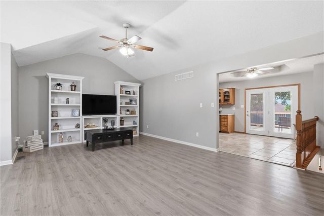 1611 STASI Avenue, Raymore, MO 64083