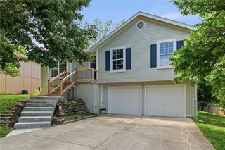 1611 STASI Avenue, Raymore, MO 64083