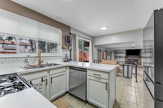 349 Knight Court, Bolingbrook, IL 60440