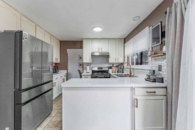 349 Knight Court, Bolingbrook, IL 60440