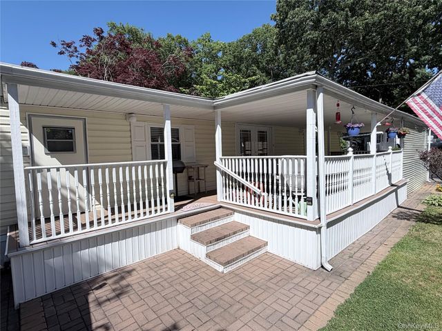 658 Sound Avenue E-10, Calverton, NY 11933