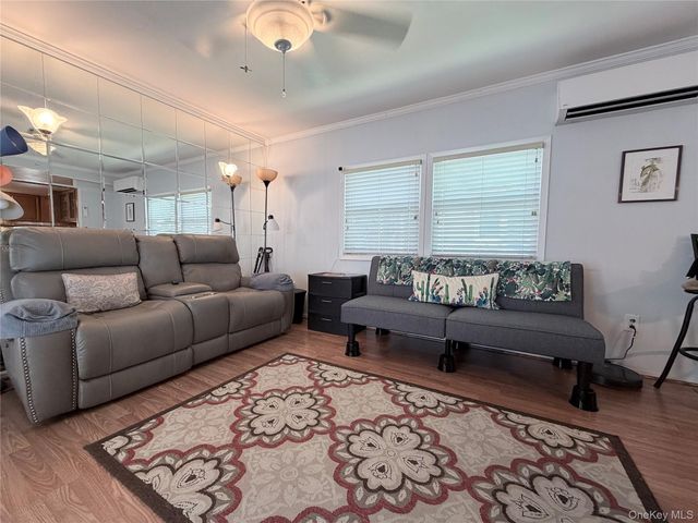 658 Sound Avenue E-10, Calverton, NY 11933