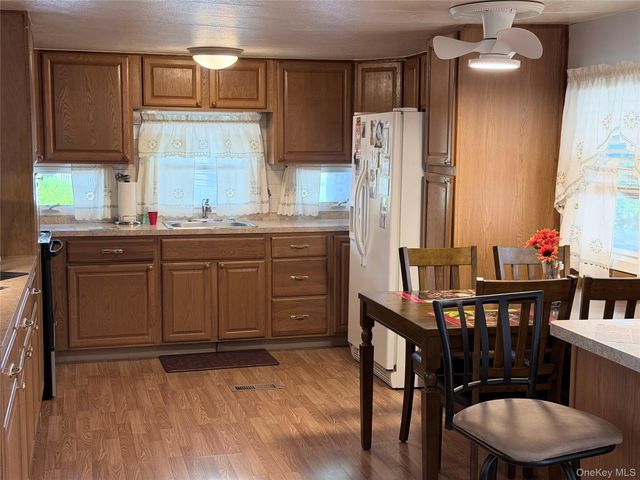 658 Sound Avenue E-10, Calverton, NY 11933