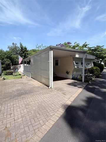 658 Sound Avenue E-10, Calverton, NY 11933