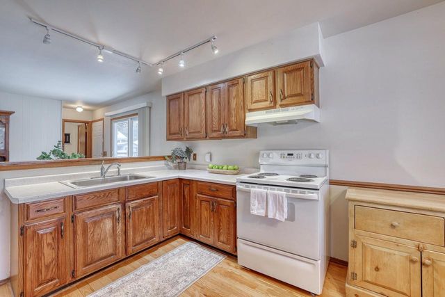 244 Willow COURT, Hartland, WI 53029