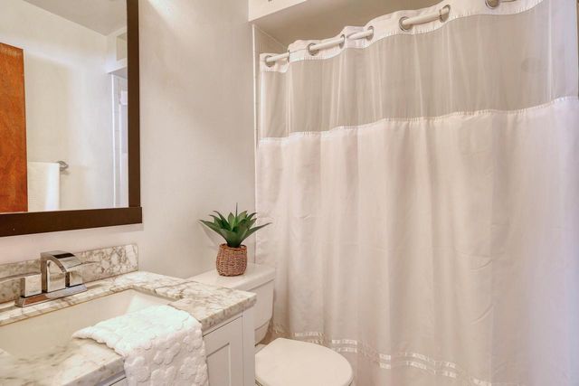 244 Willow COURT, Hartland, WI 53029