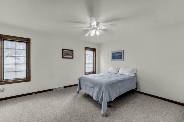 6615 Chesapeake ROAD, Racine, WI 53406