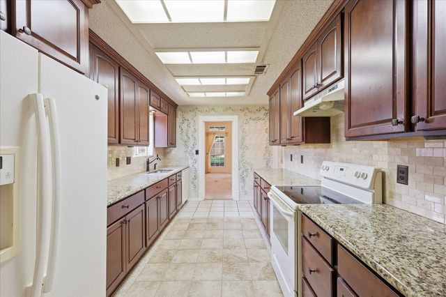 342 Omaha Lane, Duncanville, TX 75116