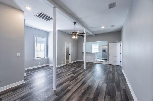 715 35th Street, Galveston, TX 77550
