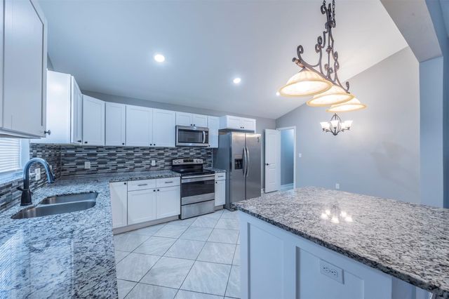 715 35th Street, Galveston, TX 77550
